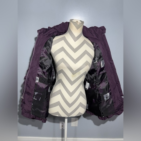 Elegant Women's Plum Puffer Jacket - Picture 9 of 13
